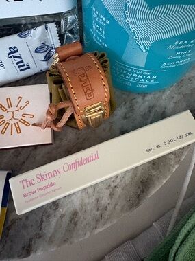 The Skinny Confidential Brow Peptide Eyebrow Growth Serum - White/Pink Packaging